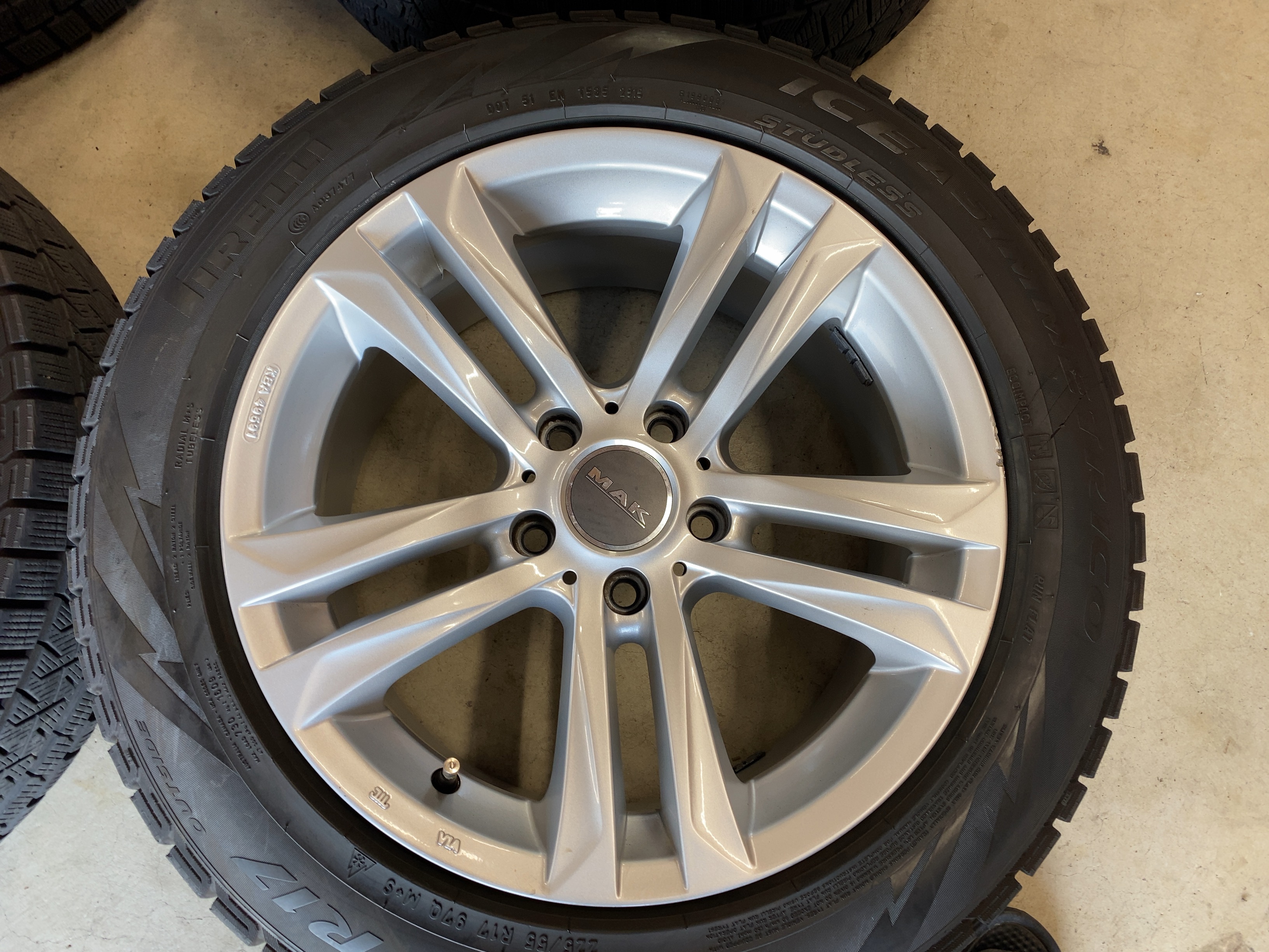 まとめ買い歓迎 Bmw17inchホイール Pirelliランフラットタイヤ 日本未入荷 入手困難 Www Ijqr Net まとめ買い歓迎 Bmw17inchホイール Pirelliランフラットタイヤ 日本未入荷 入手困難 Www Ijqr Net