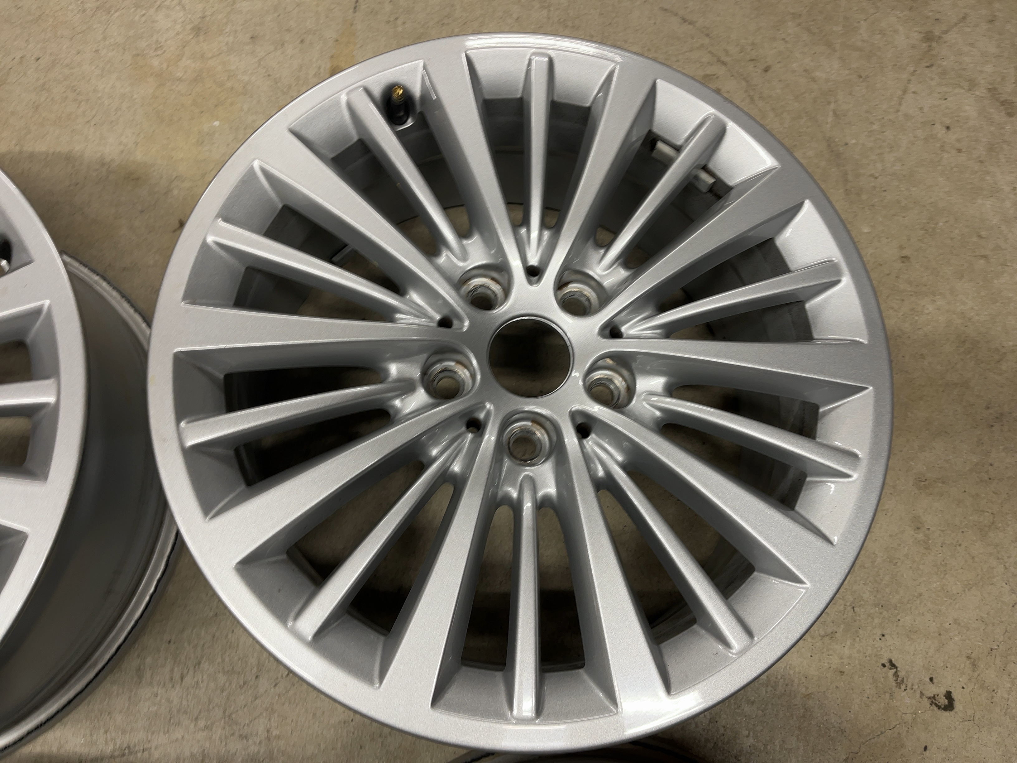 F45 F46 アクティブツアラー グランツアラー 純正品 17インチ | BMW