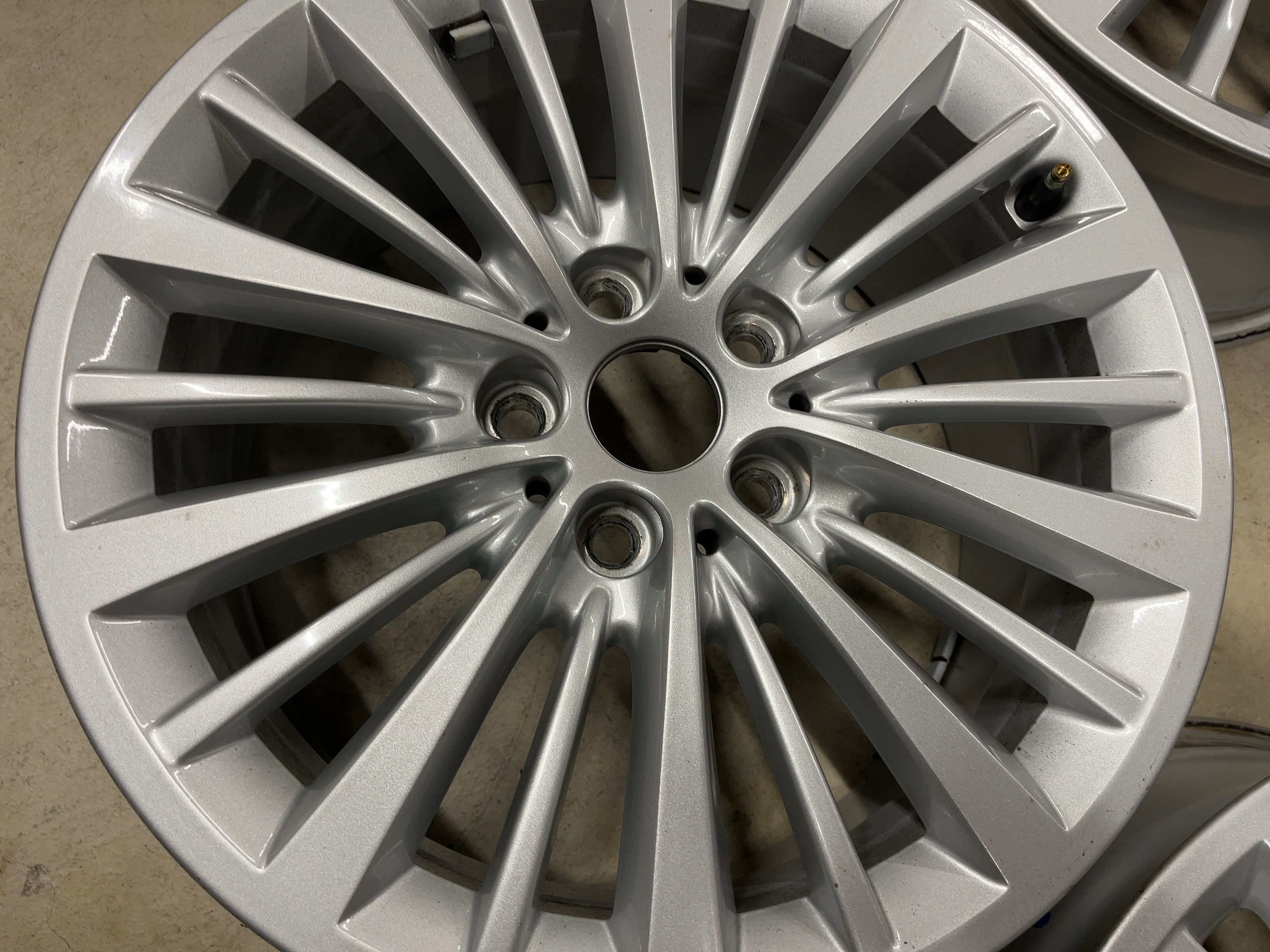 F45 F46 アクティブツアラー グランツアラー 純正品 17インチ | BMW