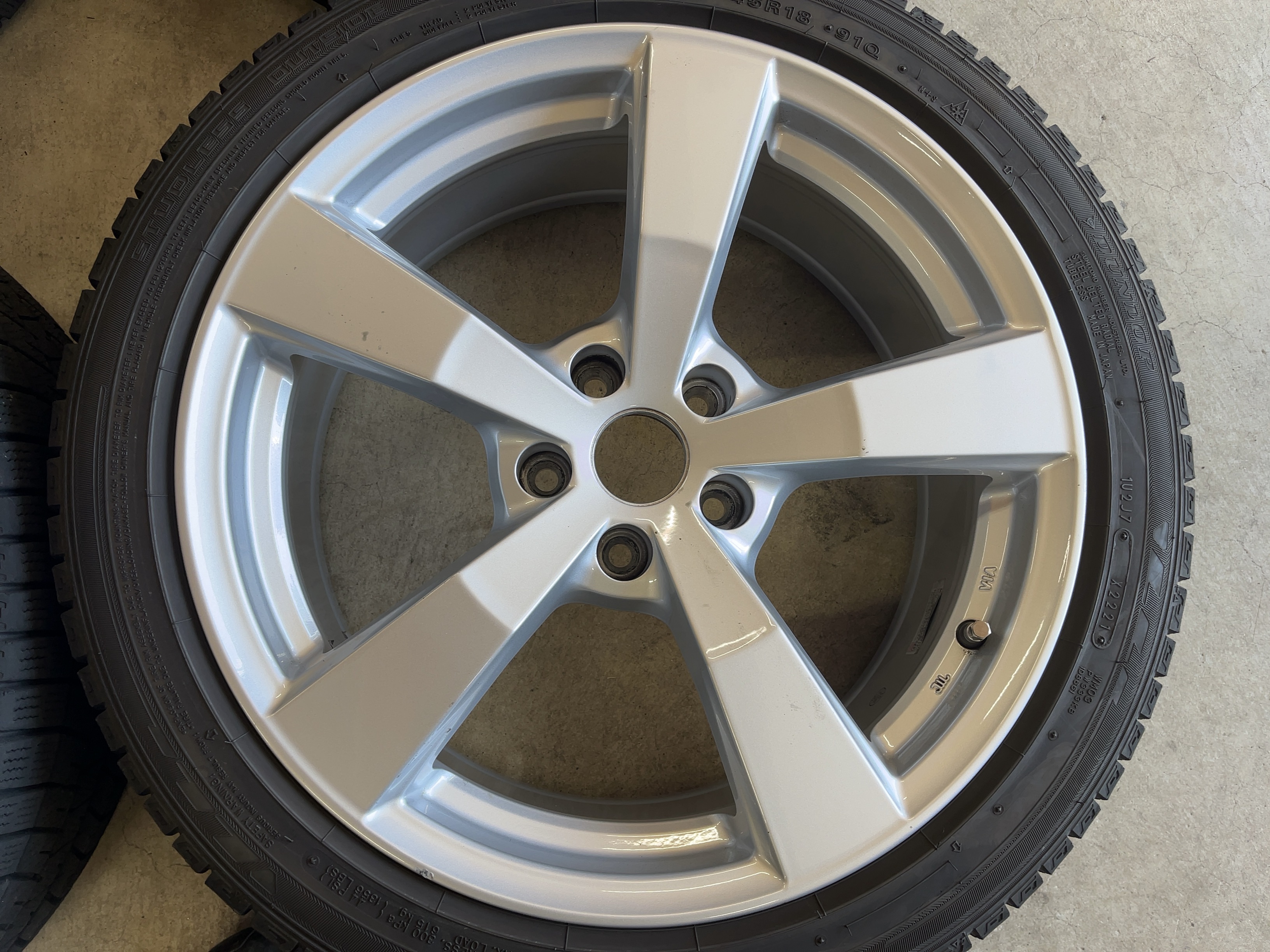 225/45 R18、DUNLOP WINTERMAXX ストルツァー 03、2021年