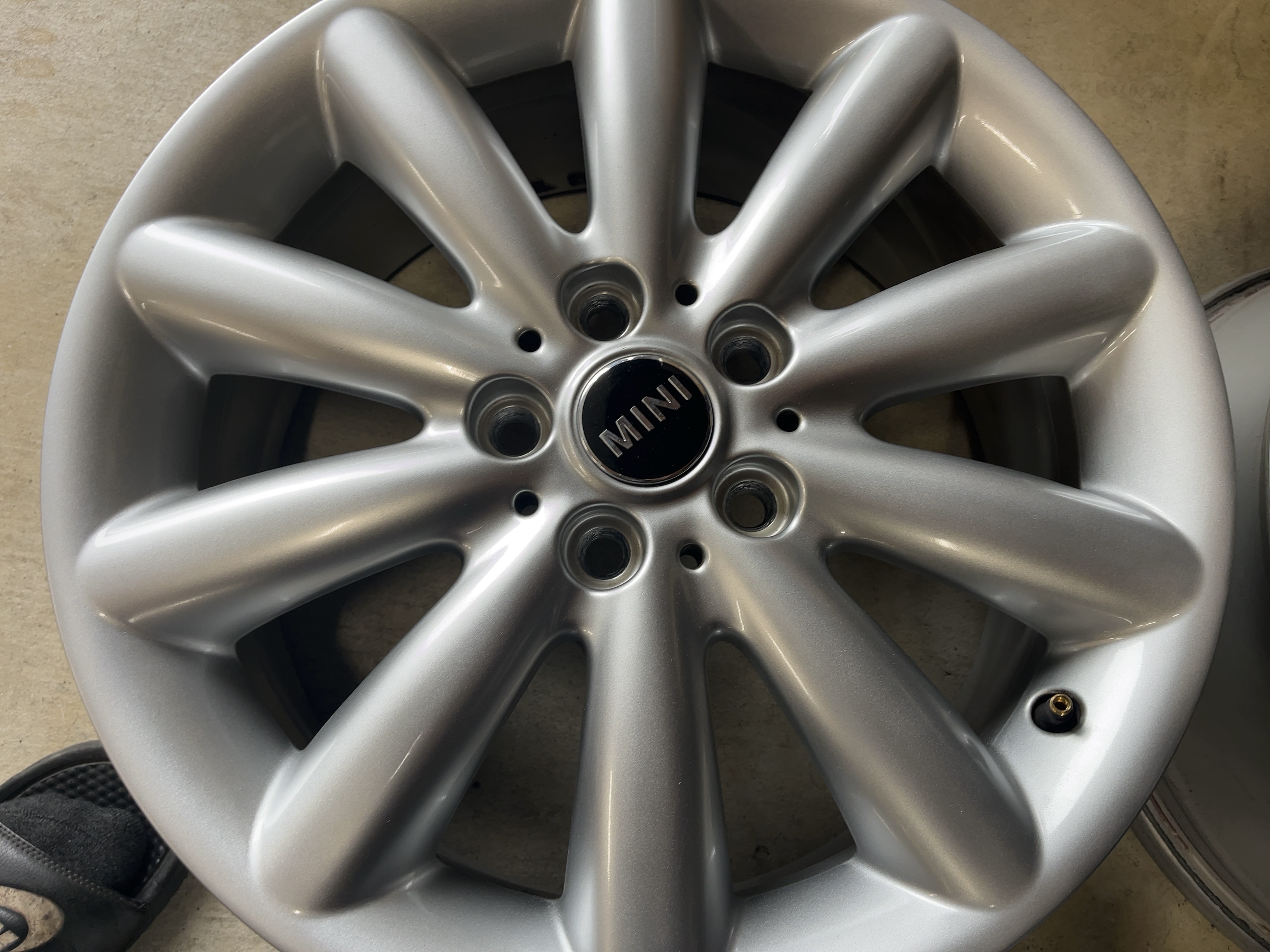 引取り限定 滋賀 BMW MINI F55 F56純正アルミホイール 引取り限定 滋賀 BMW MINI F55 F56純正アルミホイール（MINI F55