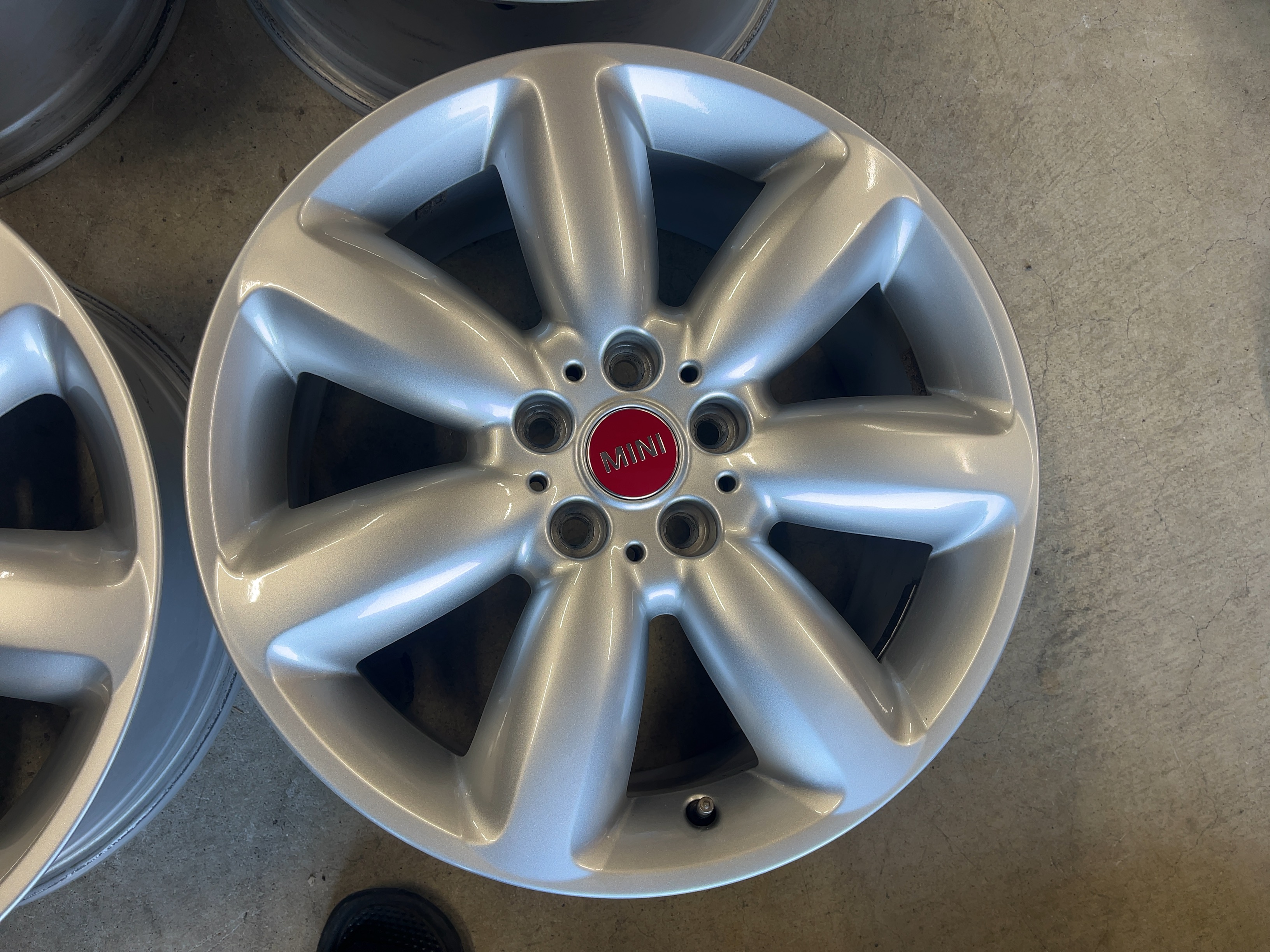美品◆MINI クラブマン　F54 MAK LUFTホイール17インチ4本セット MINI クラブマン F54 F55 F56 MAKホイール17インチ4本セット